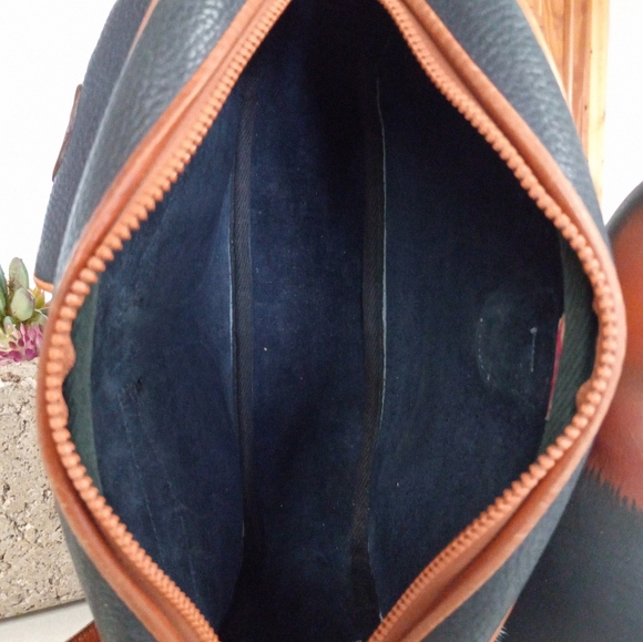 Dooney & Bourke Explorer R85, 1990's Navy Blue, RARE. - Picture 6 of 14